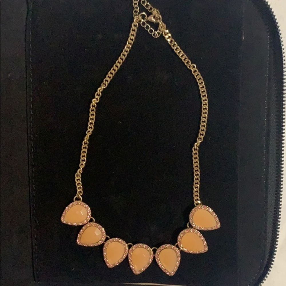 Necklace‎